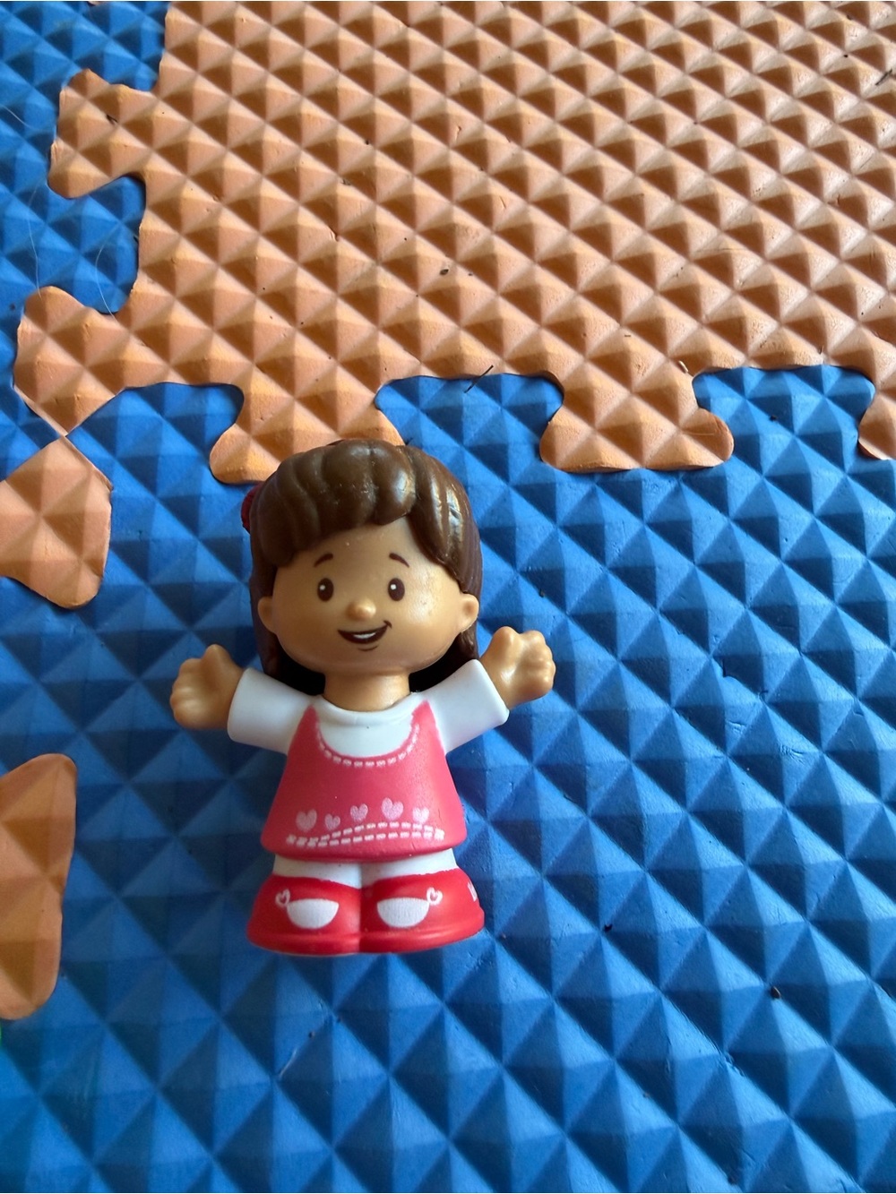Little people- Mia